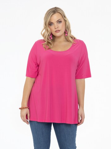 Yoek Shirt in Roze: voorkant