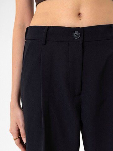 Loosefit Pantaloni con piega frontale 'Asia' di Antioch in blu