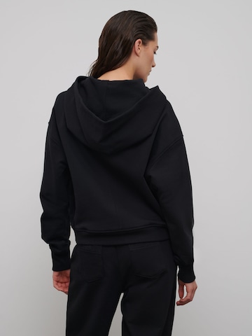 RÆRE by Lorena Rae Sweatshirt 'Giana' in Schwarz