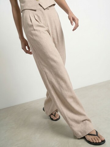 HYPEDROP Loose fit Pleat-Front Pants 'HDRenee' in Beige