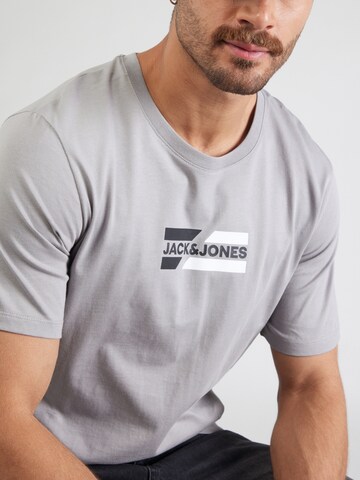 JACK & JONES Футболка в Серый
