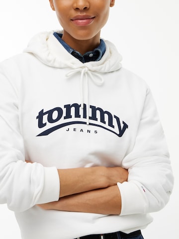 Felpa 'ESS' di Tommy Jeans in bianco
