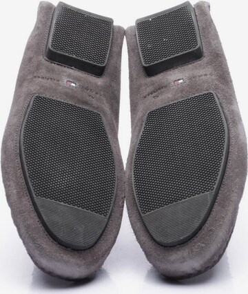 TOMMY HILFIGER Flats & Loafers in 42 in Grey