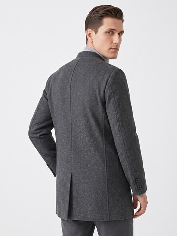 YOUTHUP Winter Coat in Grey