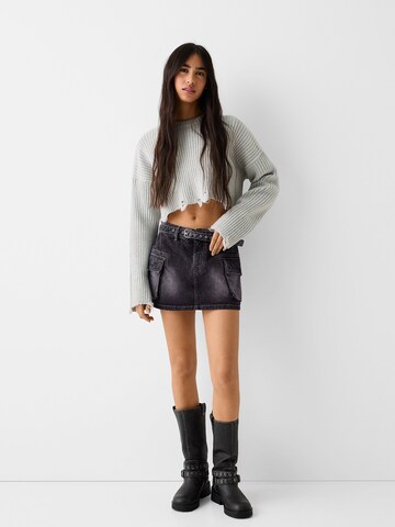 Fustă de la Bershka pe negru