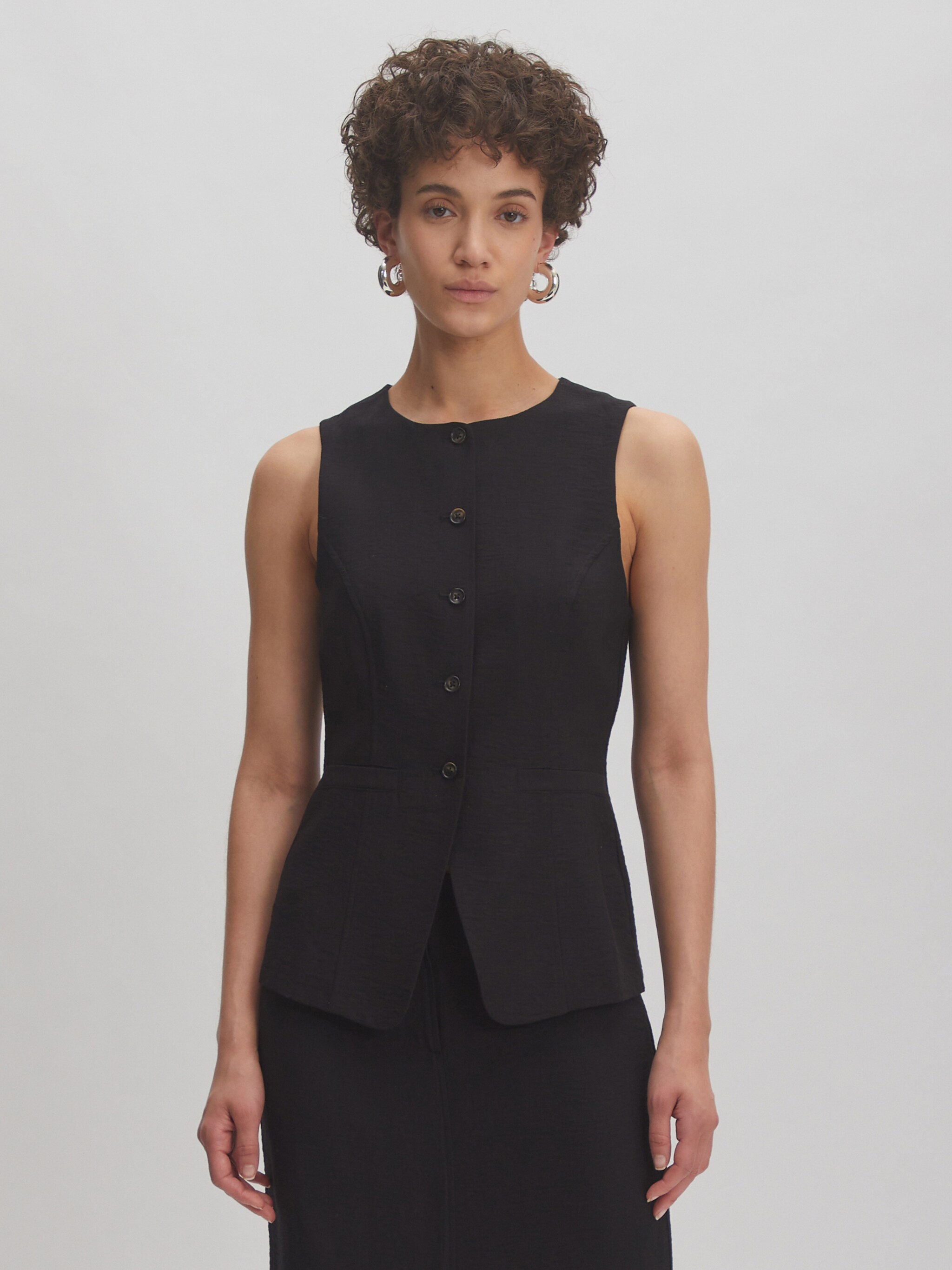 EDITED Produits Gilet 'Lyla' noir