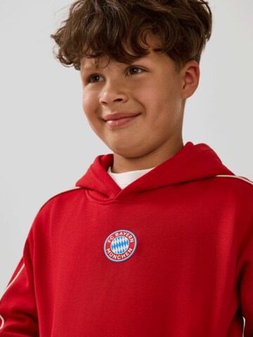 FC BAYERN MÜNCHEN Sweater in Red