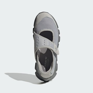ADIDAS ORIGINALS Slip-on 'Adifom Megajane' in Grijs
