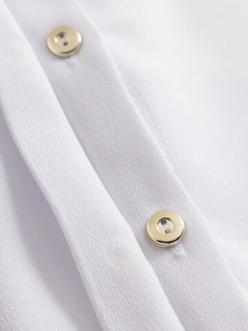 Momenti Per Me Schlafshirt 'Bella' in Weiß