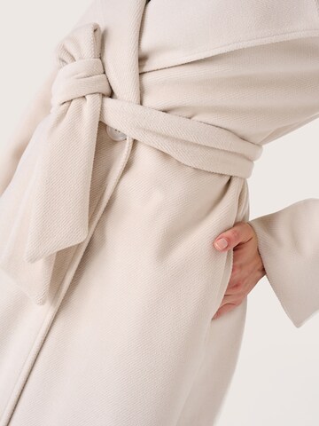 Cappotto invernale 'Victoriaz' di Camomilla Italia in beige