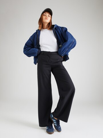 Top de la TOPSHOP pe gri