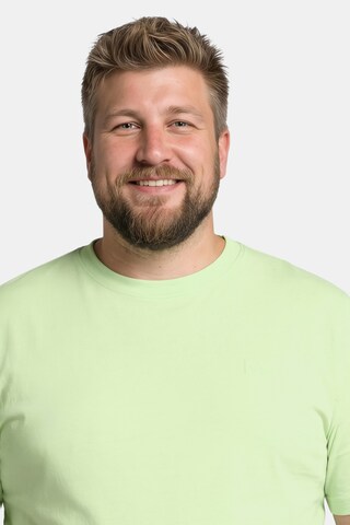 Men Plus Shirt in Green
