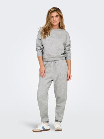 Tapered Pantaloni di ONLY in grigio
