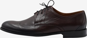 DreiMaster Klassik Lace-Up Shoes in Red: front