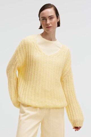 SENSES.THE LABEL Sweater in Yellow: front