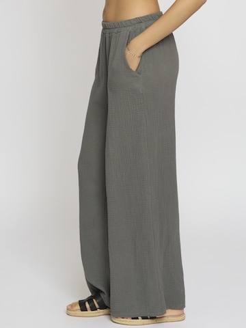 Wide Leg Pantalon 'Edaa' Lilavie en gris