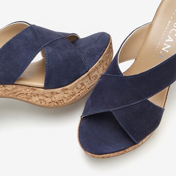 LASCANA Classic Flats in Blue