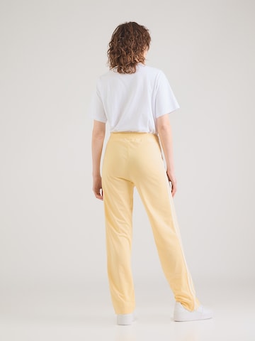 ADIDAS ORIGINALS Szabványos Nadrág 'FB CLASSIC' - sárga