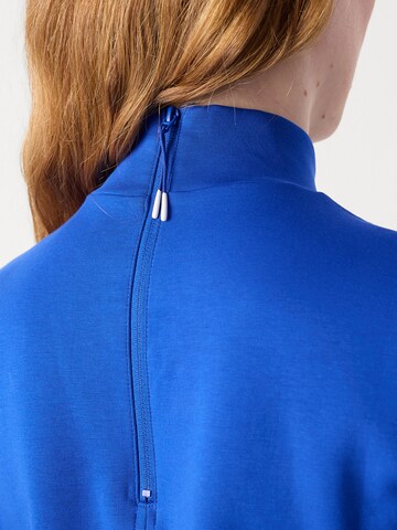 Robe Calvin Klein Jeans en bleu