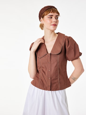 Koton Blouse in Bruin: voorkant
