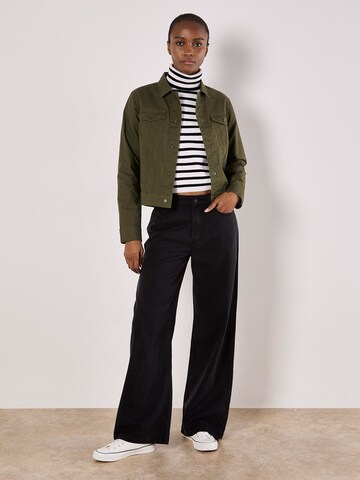 Veste bavaroise ' ' Apricot en vert