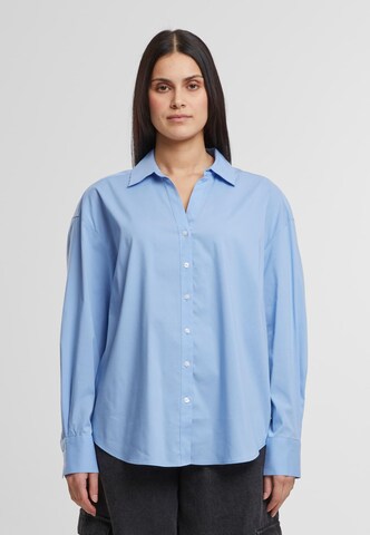 Urban Classics Blouse in Blue: front