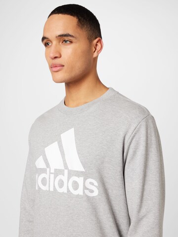 Sweat de sport 'Essentials French Terry Big Logo' ADIDAS SPORTSWEAR en gris