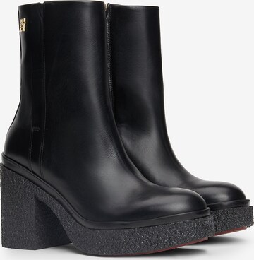 TOMMY HILFIGER Booties in Black