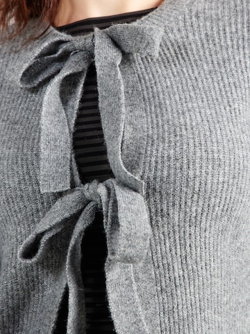 PIECES Curve Knit Cardigan 'PCSILLY' in Grey