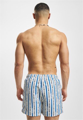 Karl Kani Badeshorts in Blau