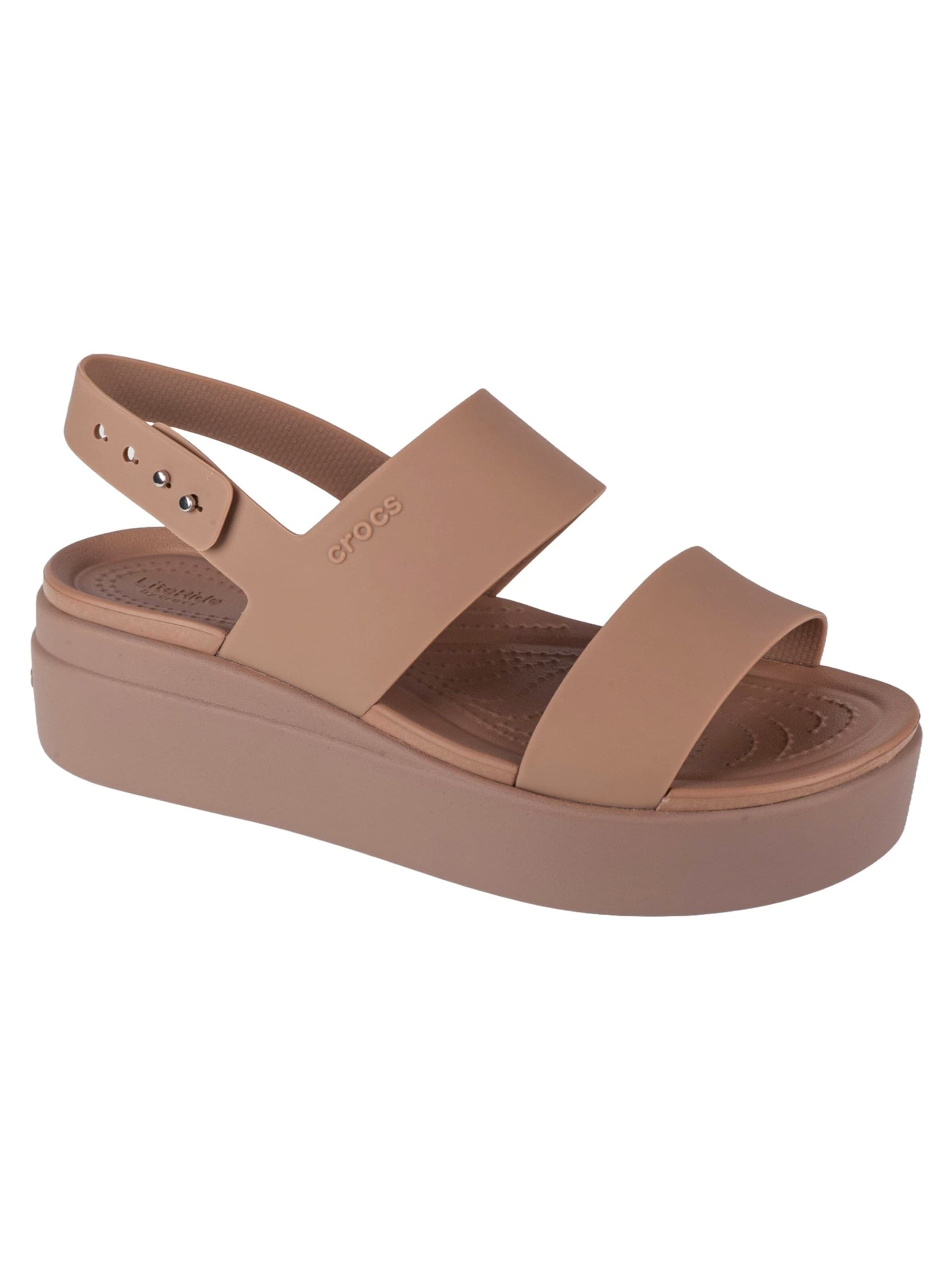 Sandales 'Brooklyn' Crocs en marron : devant