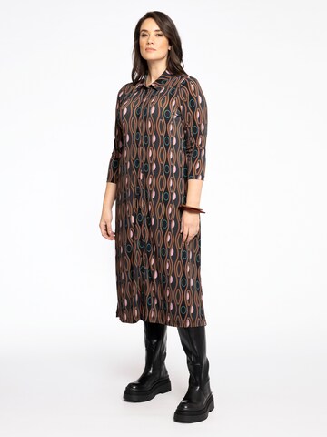 Yoek Shirt Dress in Brown