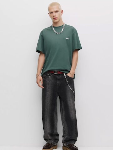 Pull&Bear Comfort Fit T-Shirt 'STWD' in Grün