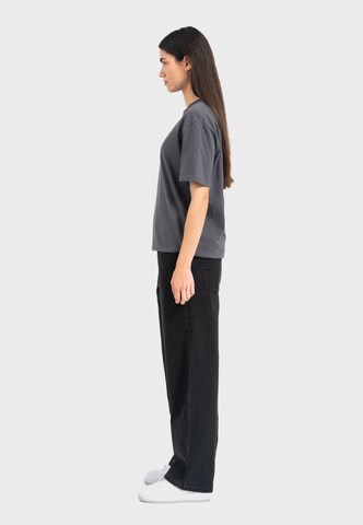 Oldskull T-Shirt 'Retro Pixel Lady' in Grau