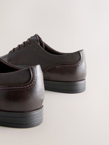 Chaussure à lacets Next en marron
