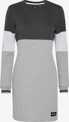 Abito di Oxmo in grigio: frontale
