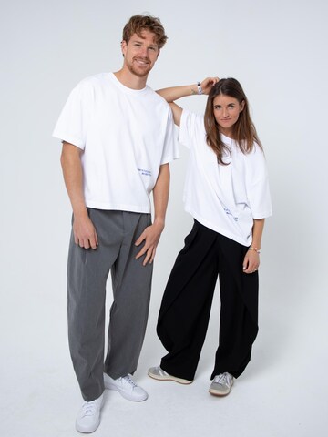 BAYSIDE BOUND Oversized shirt 'THE CORE UNISEX BOXY TEE' in White