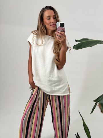 Kamila Šikl Topp i vit