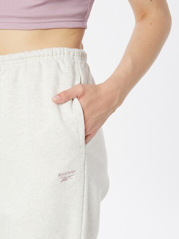 Effilé Pantalon Reebok en blanc