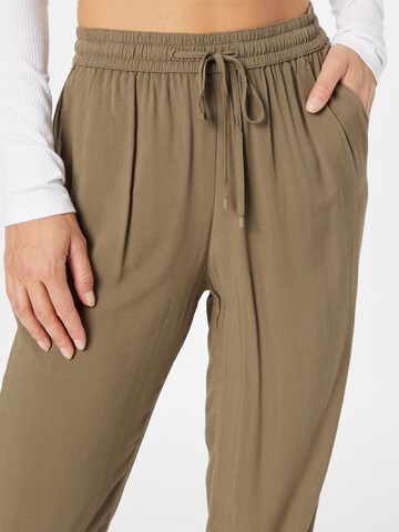 Effilé Pantalon s.Oliver en vert