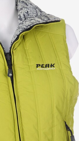 PEAK PERFORMANCE Vest in S in Green