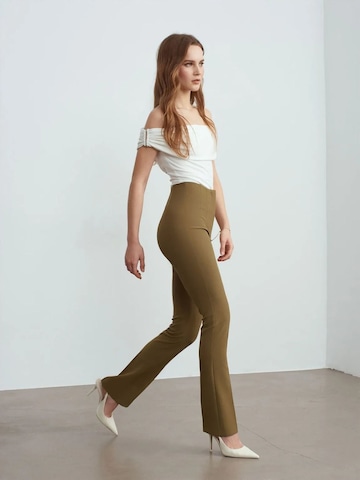 Regular Pantalon Dilvin en marron