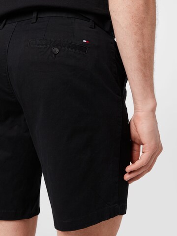 TOMMY HILFIGER - Regular Calças chino 'Brooklyn 1985' em preto