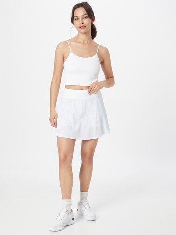 PUMA - Falda deportiva en blanco