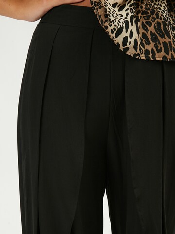 Influencer Loose fit Trousers with creases in Black