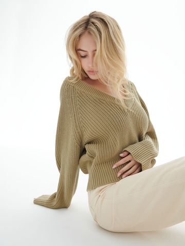 LENI KLUM x ABOUT YOU Sweater 'Kylie' in Green