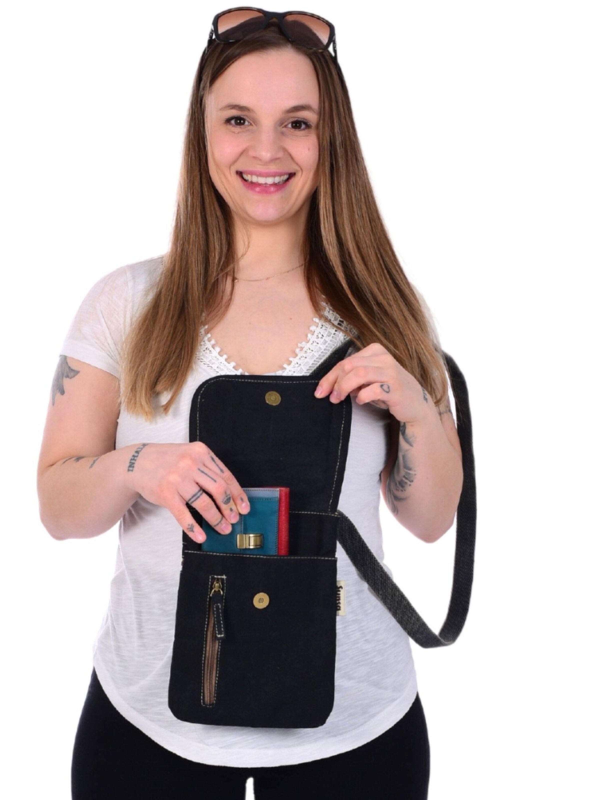 Sunsa Crossbody Bag 'Sunsa' in Black: front