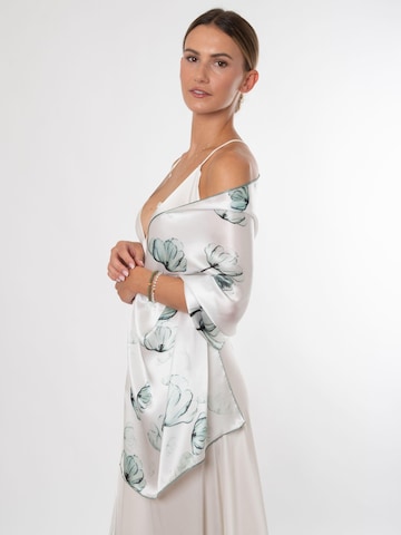 MayTree Schal 'Seidenschal Mohn'‌ in Grün: Vorderseite