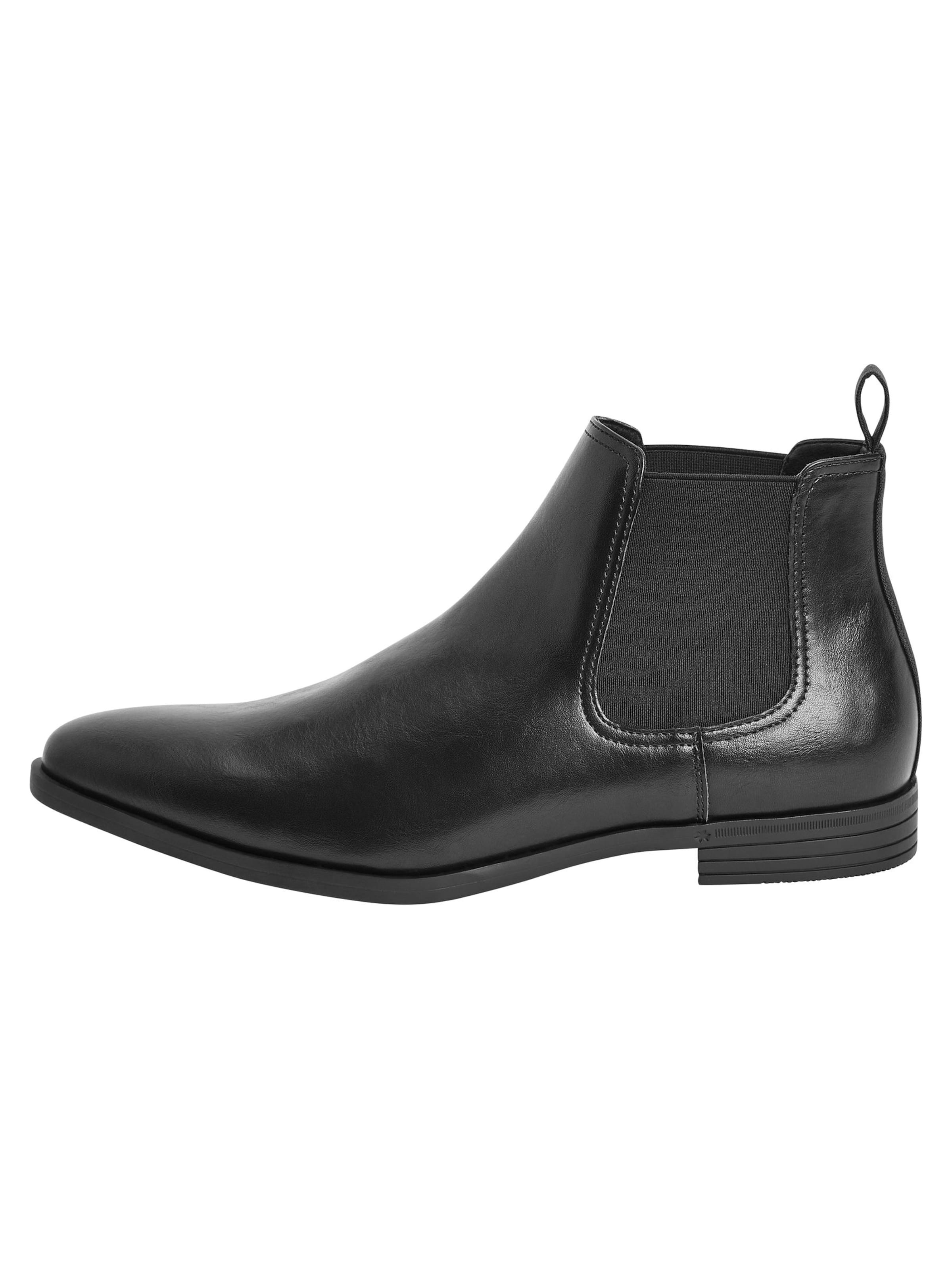 Next Chelsea boots in Black: front