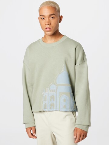 ABOUT YOU Limited Sweatshirt 'Mio' in Green: front